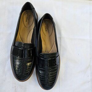 Clarks Raisie Artie Women's Slip-On Casual Minimalist Loafers  Size 7.5W